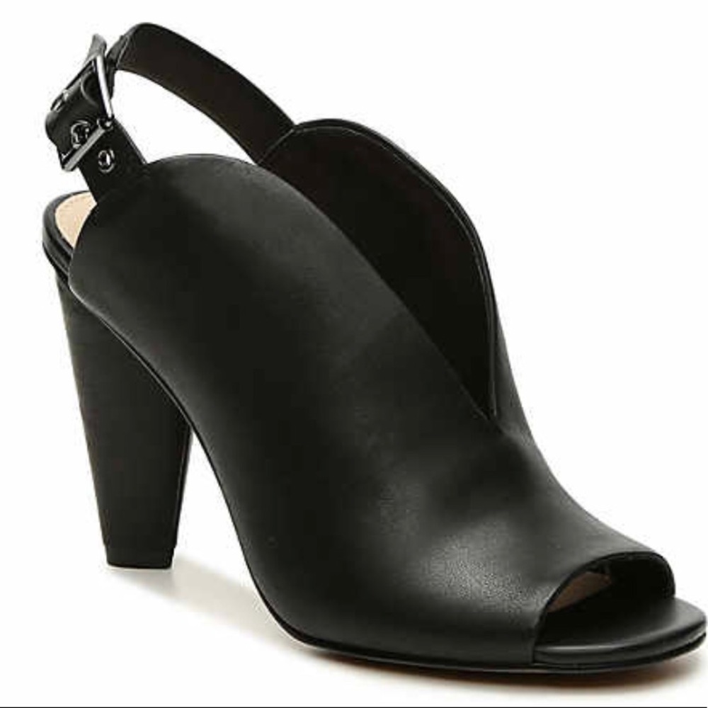 Vince Camuto Kembia Bootie Size 8